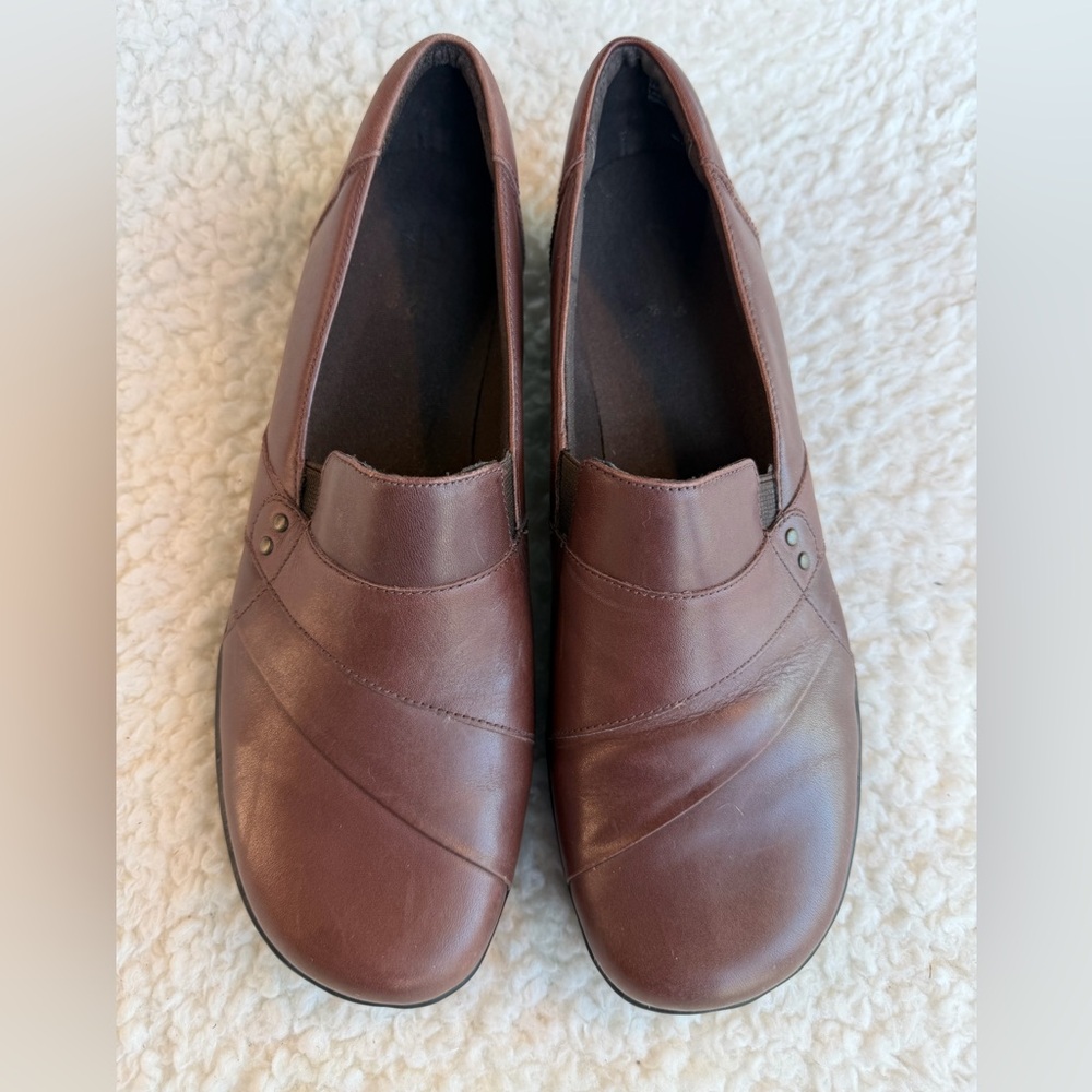 Clarks Slip On Loafers Brown Leather Comfort Shoes Women Size 10.5
